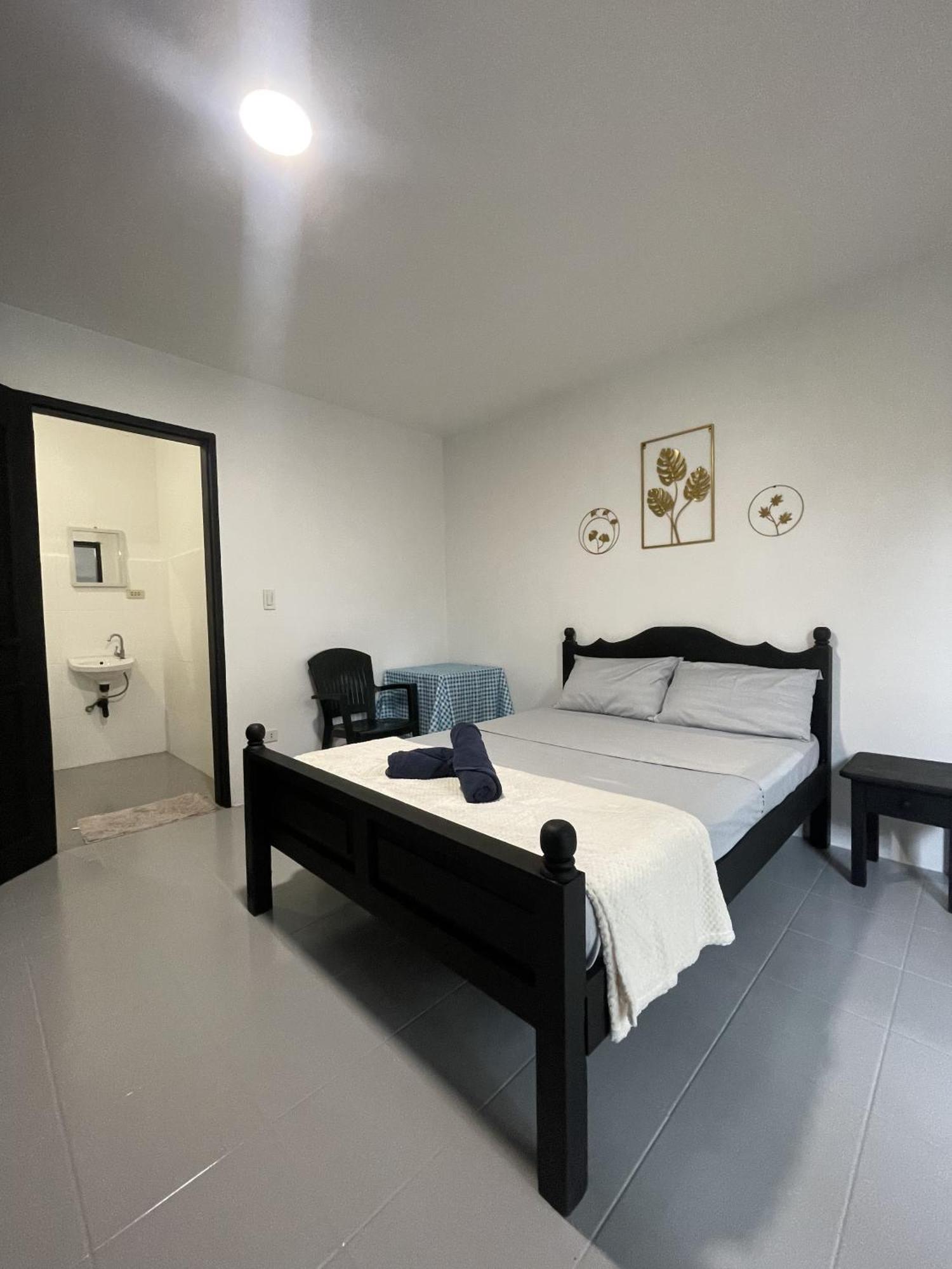 Hotel Sisters Inn Moalboal Esterno foto
